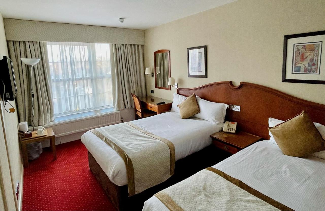 Best Western Homestead Court Hotel Welwyn Garden City Exterior photo