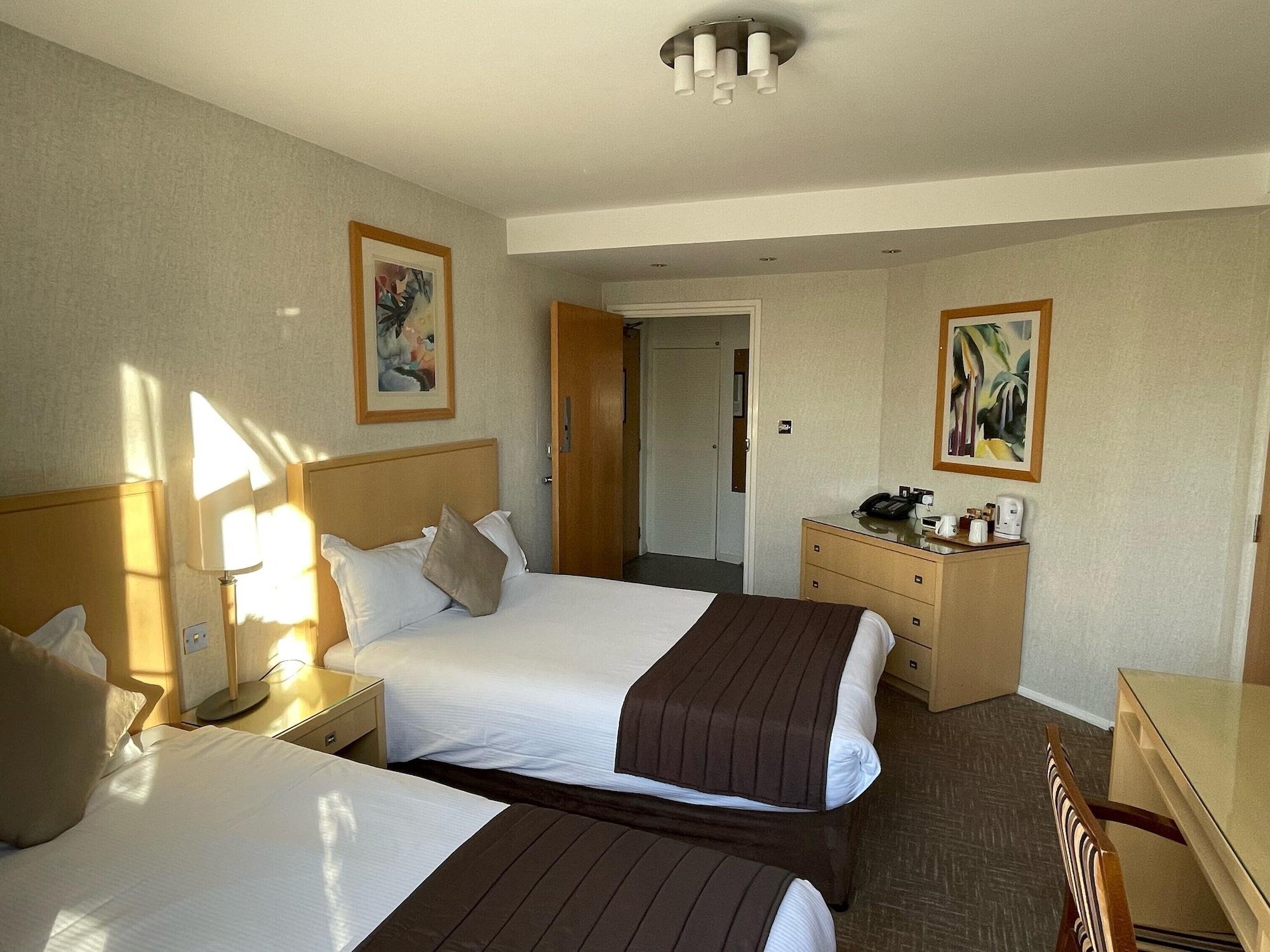 Best Western Homestead Court Hotel Welwyn Garden City Exterior photo