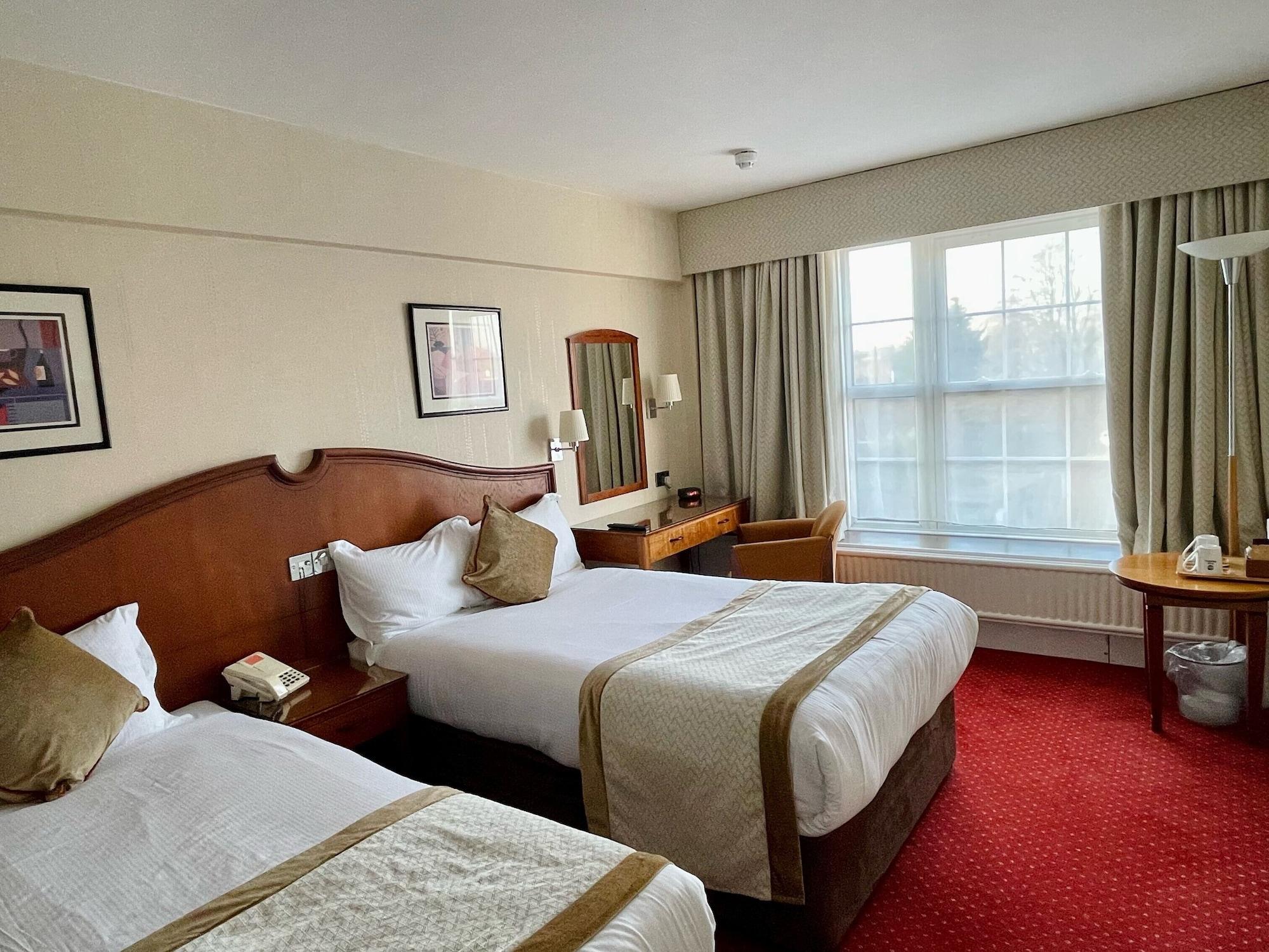 Best Western Homestead Court Hotel Welwyn Garden City Exterior photo
