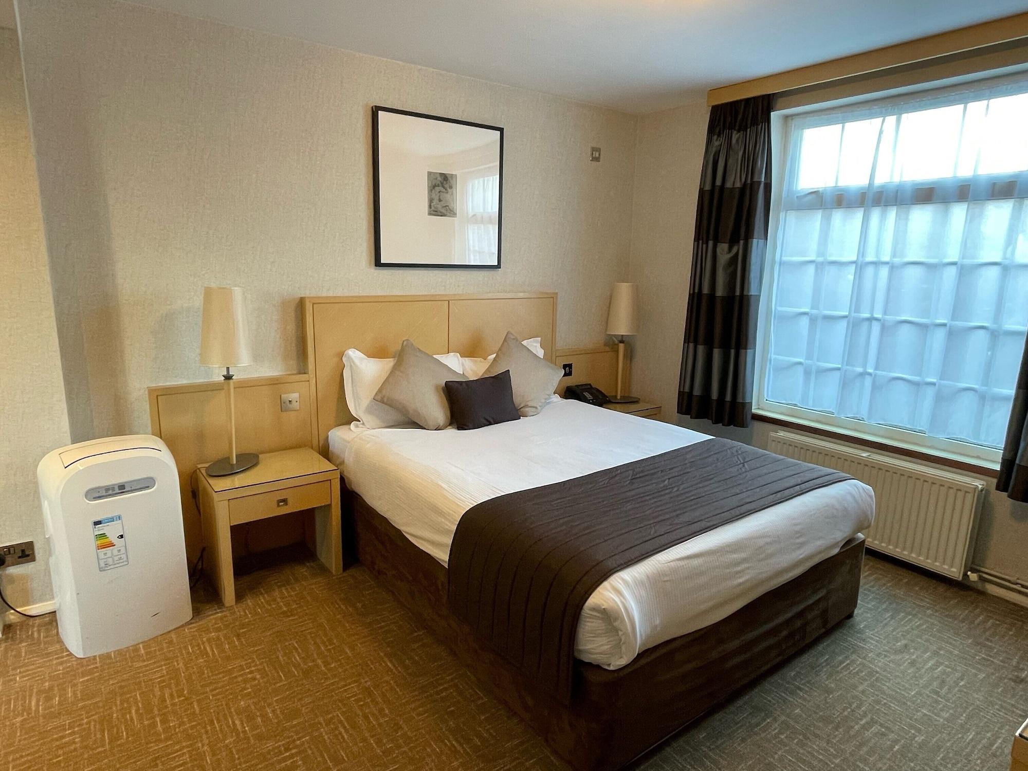 Best Western Homestead Court Hotel Welwyn Garden City Exterior photo