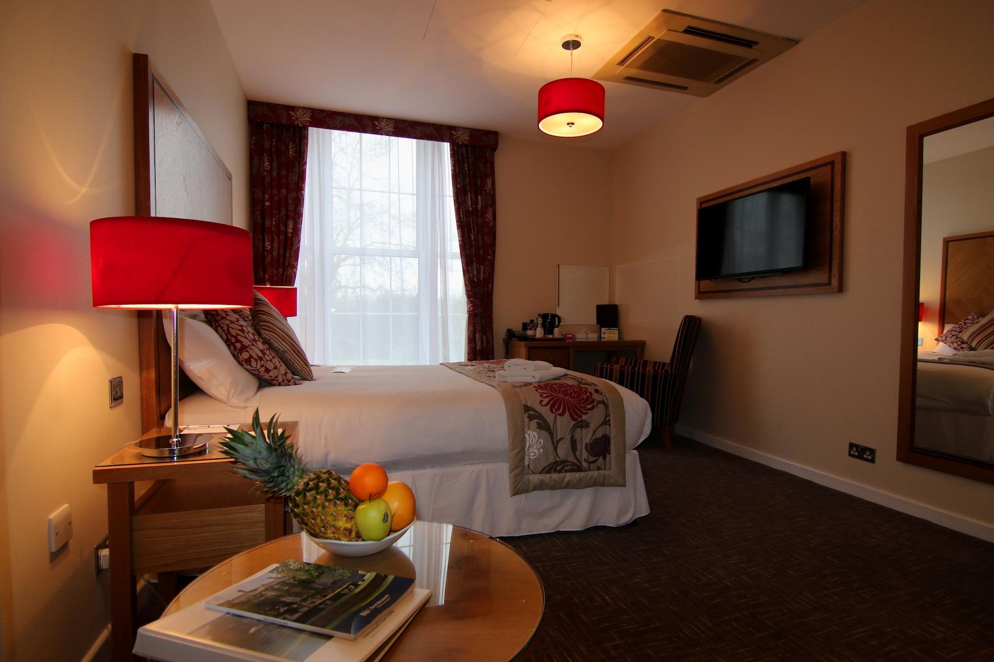 Best Western Homestead Court Hotel Welwyn Garden City Exterior photo