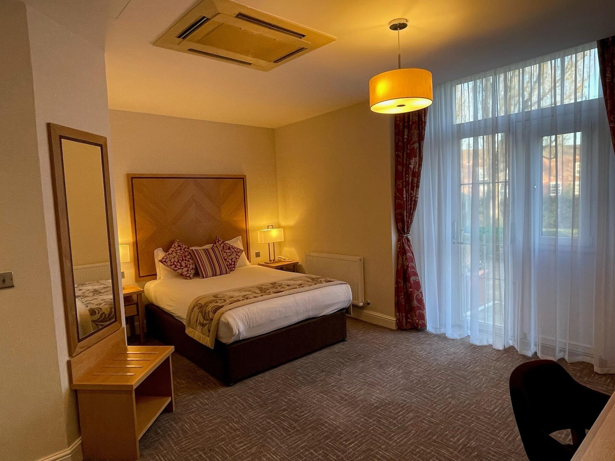 Best Western Homestead Court Hotel Welwyn Garden City Exterior photo