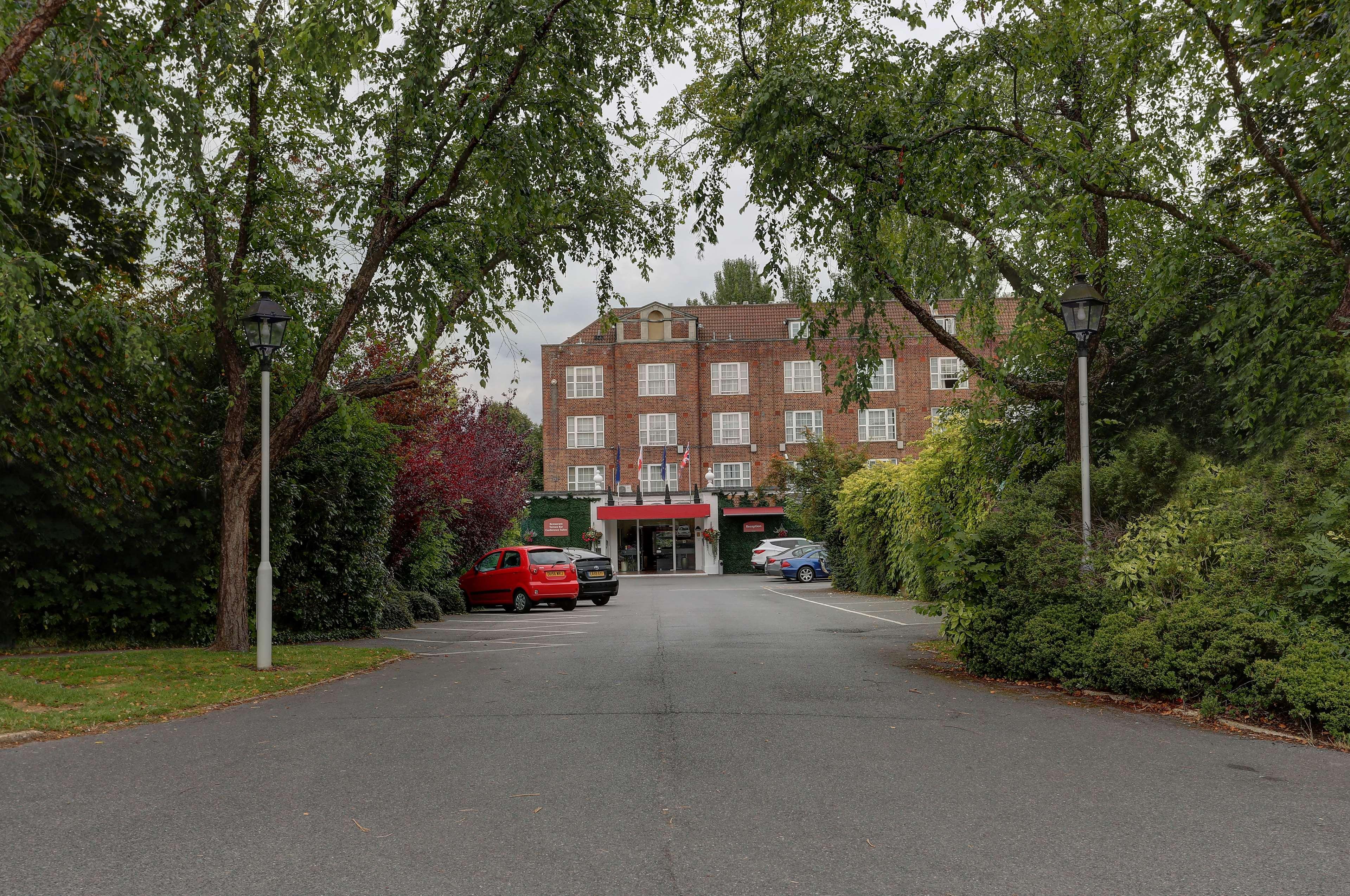 Best Western Homestead Court Hotel Welwyn Garden City Exterior photo
