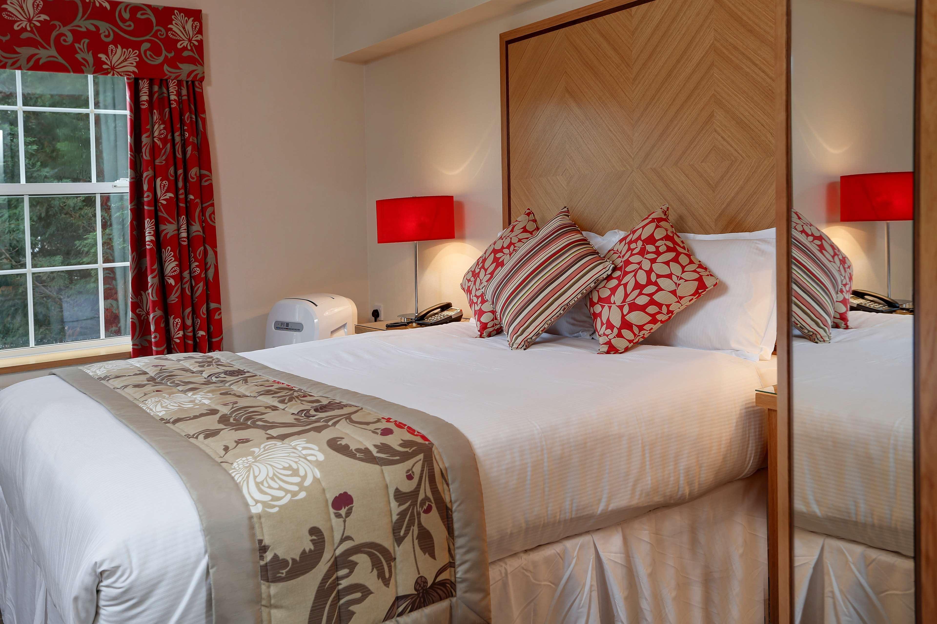 Best Western Homestead Court Hotel Welwyn Garden City Exterior photo