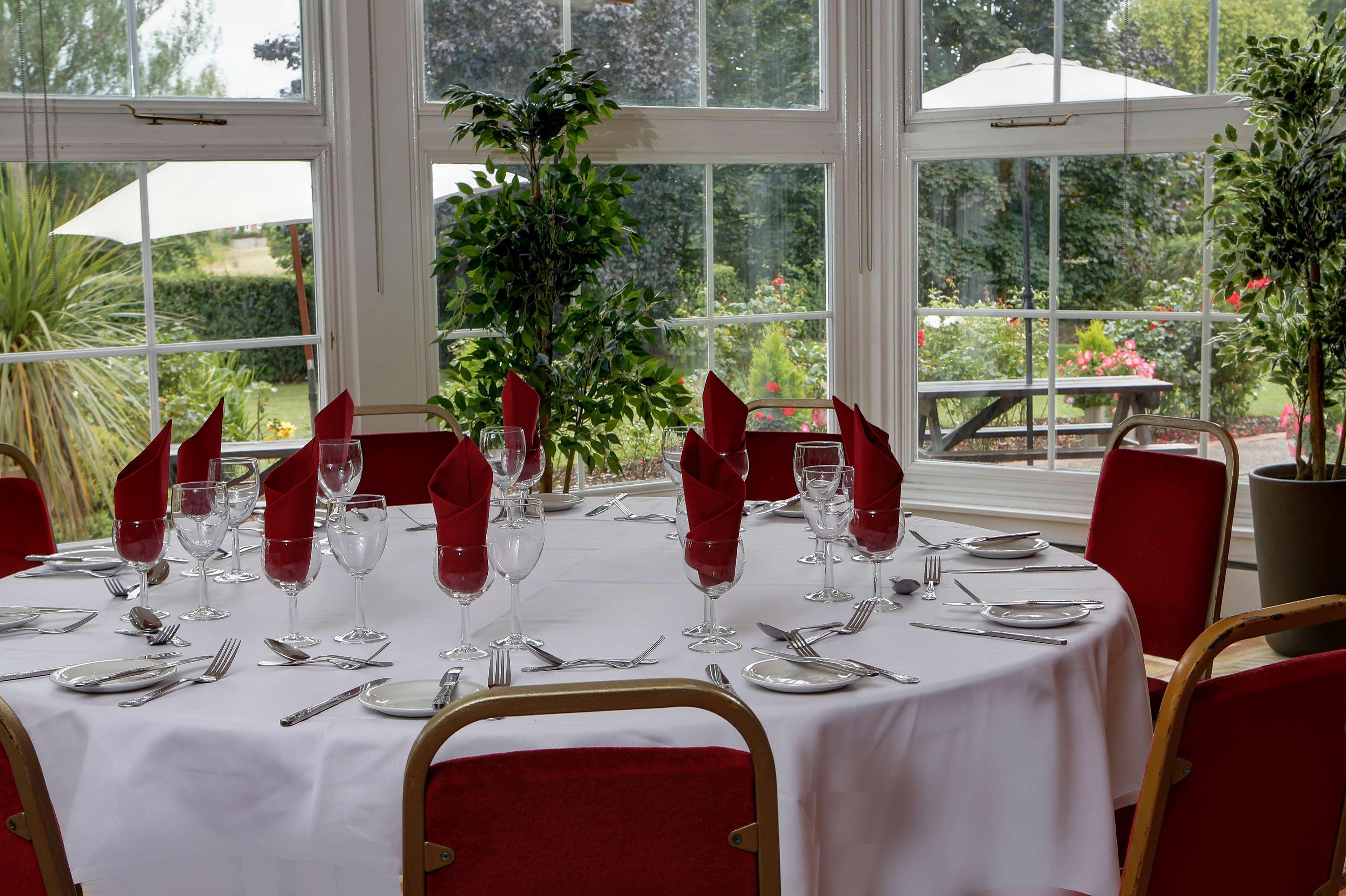Best Western Homestead Court Hotel Welwyn Garden City Exterior photo