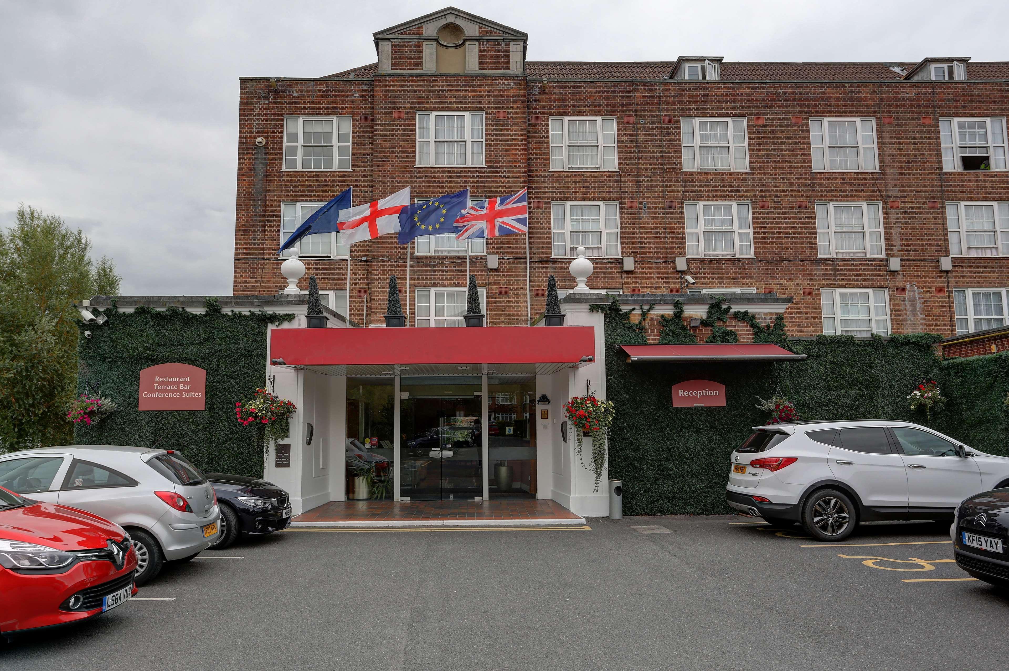 Best Western Homestead Court Hotel Welwyn Garden City Exterior photo