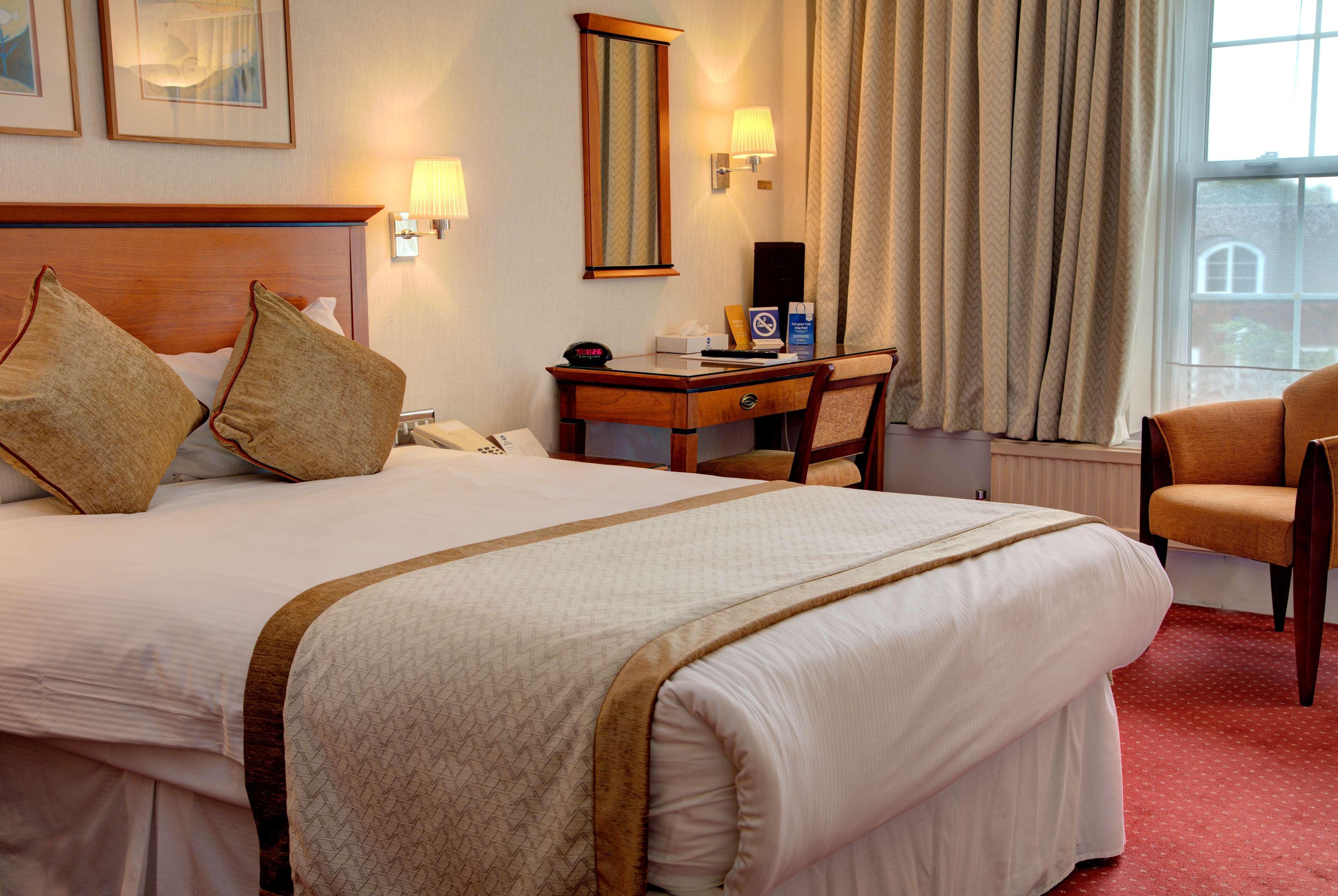 Best Western Homestead Court Hotel Welwyn Garden City Exterior photo