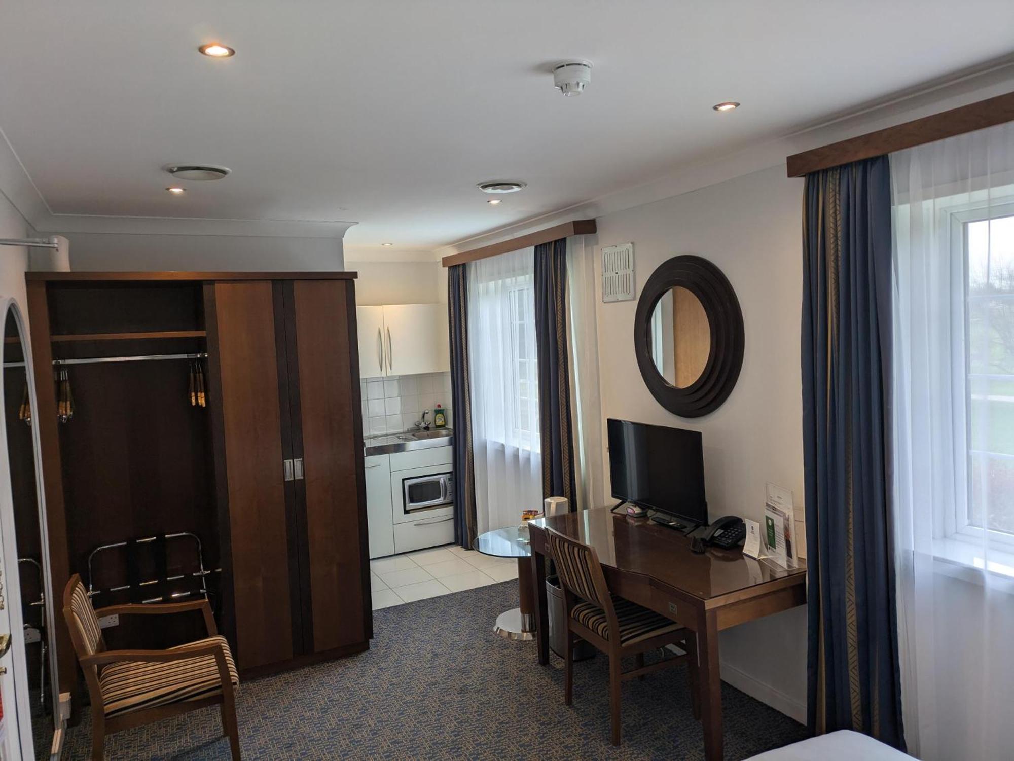 Best Western Homestead Court Hotel Welwyn Garden City Exterior photo