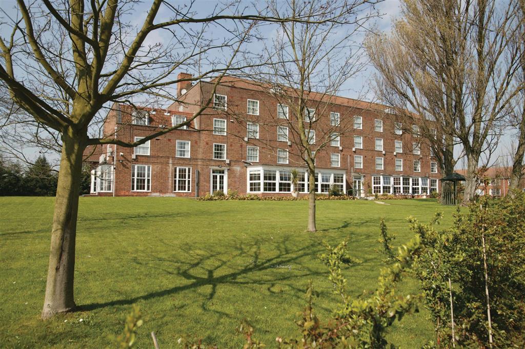 Best Western Homestead Court Hotel Welwyn Garden City Exterior photo