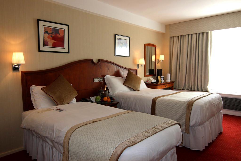 Best Western Homestead Court Hotel Welwyn Garden City Exterior photo