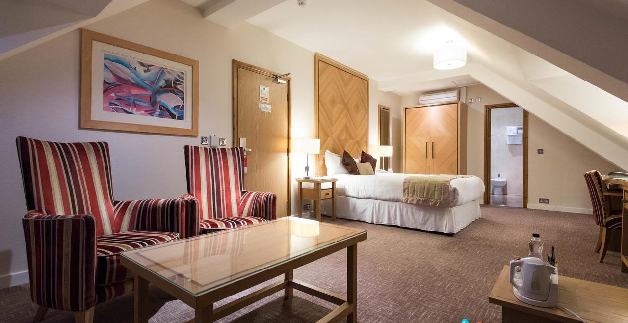 Best Western Homestead Court Hotel Welwyn Garden City Exterior photo